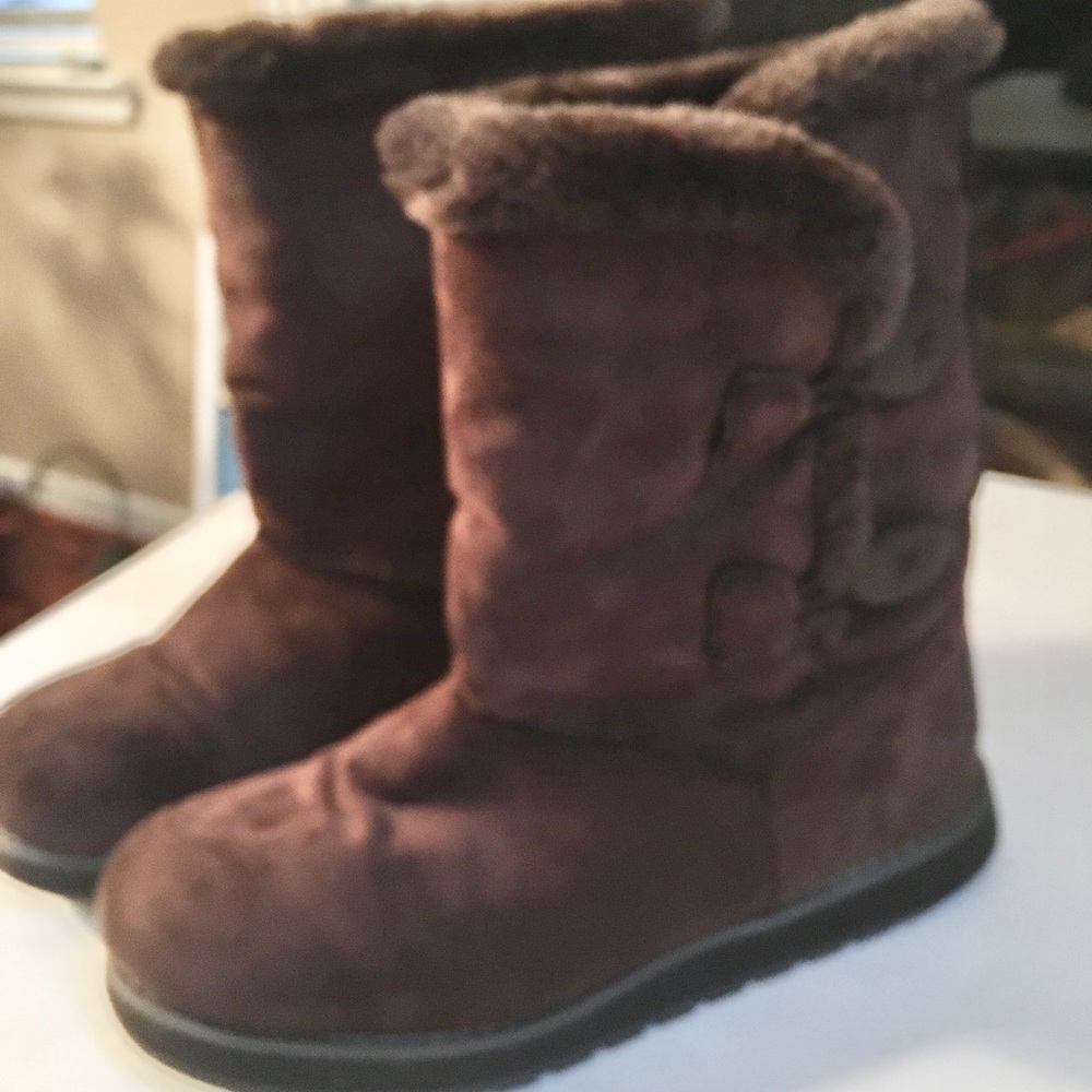 Soft furry boots-very good condition